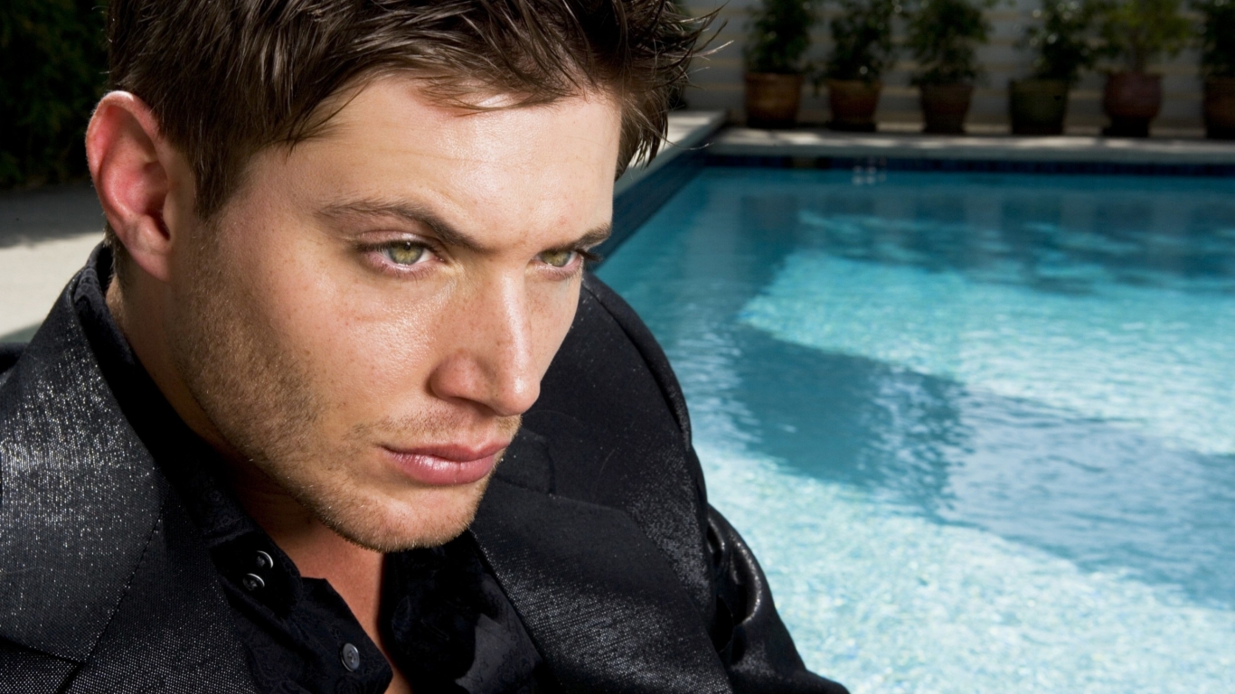 Jensen Ackles Profile Look for 1366 x 768 HDTV resolution