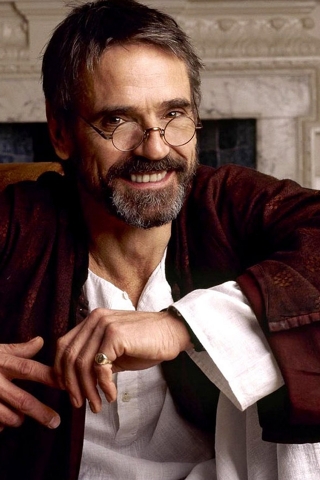 Jeremy Irons for 320 x 480 iPhone resolution