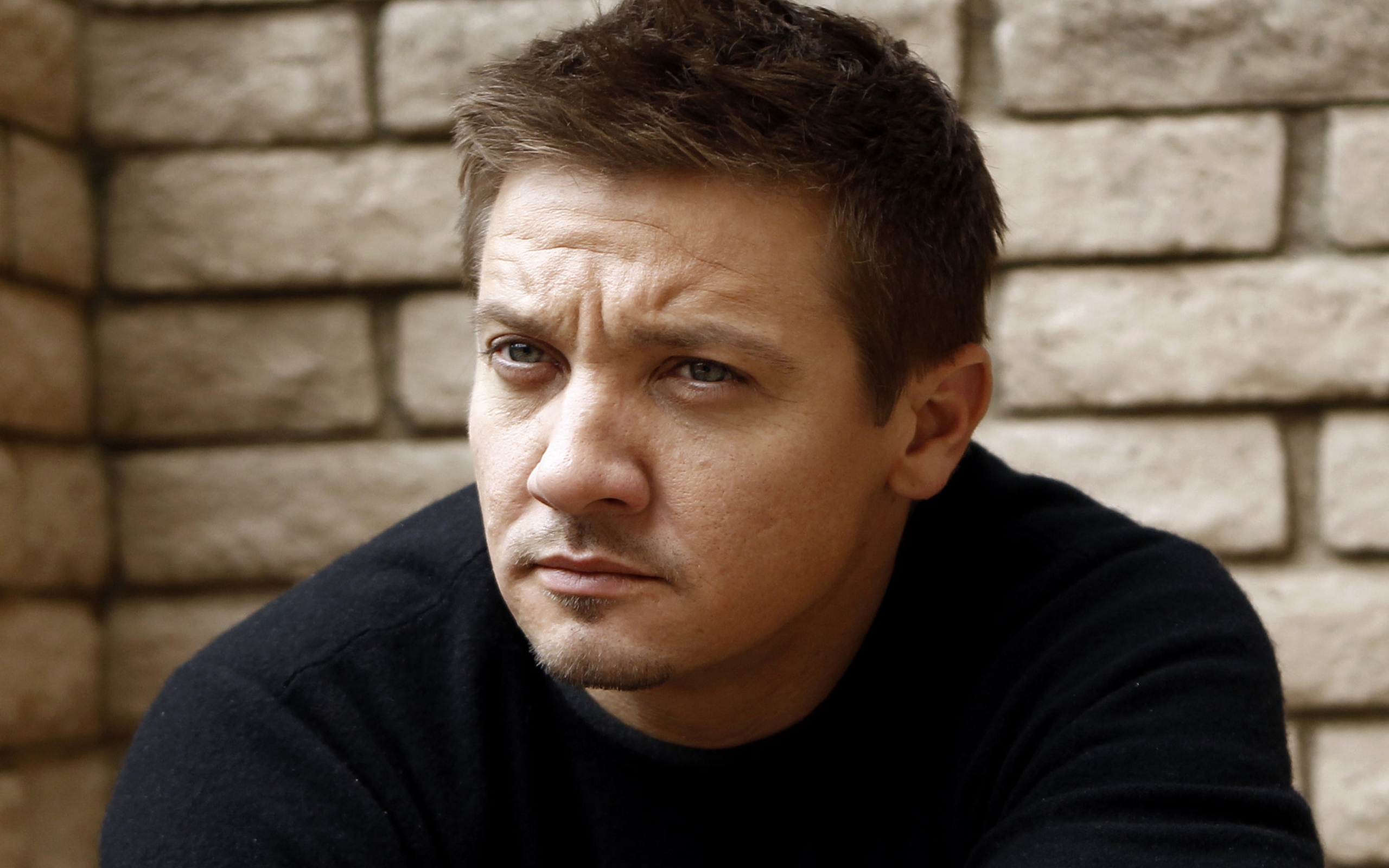 Jeremy Renner for 2560 x 1600 widescreen resolution