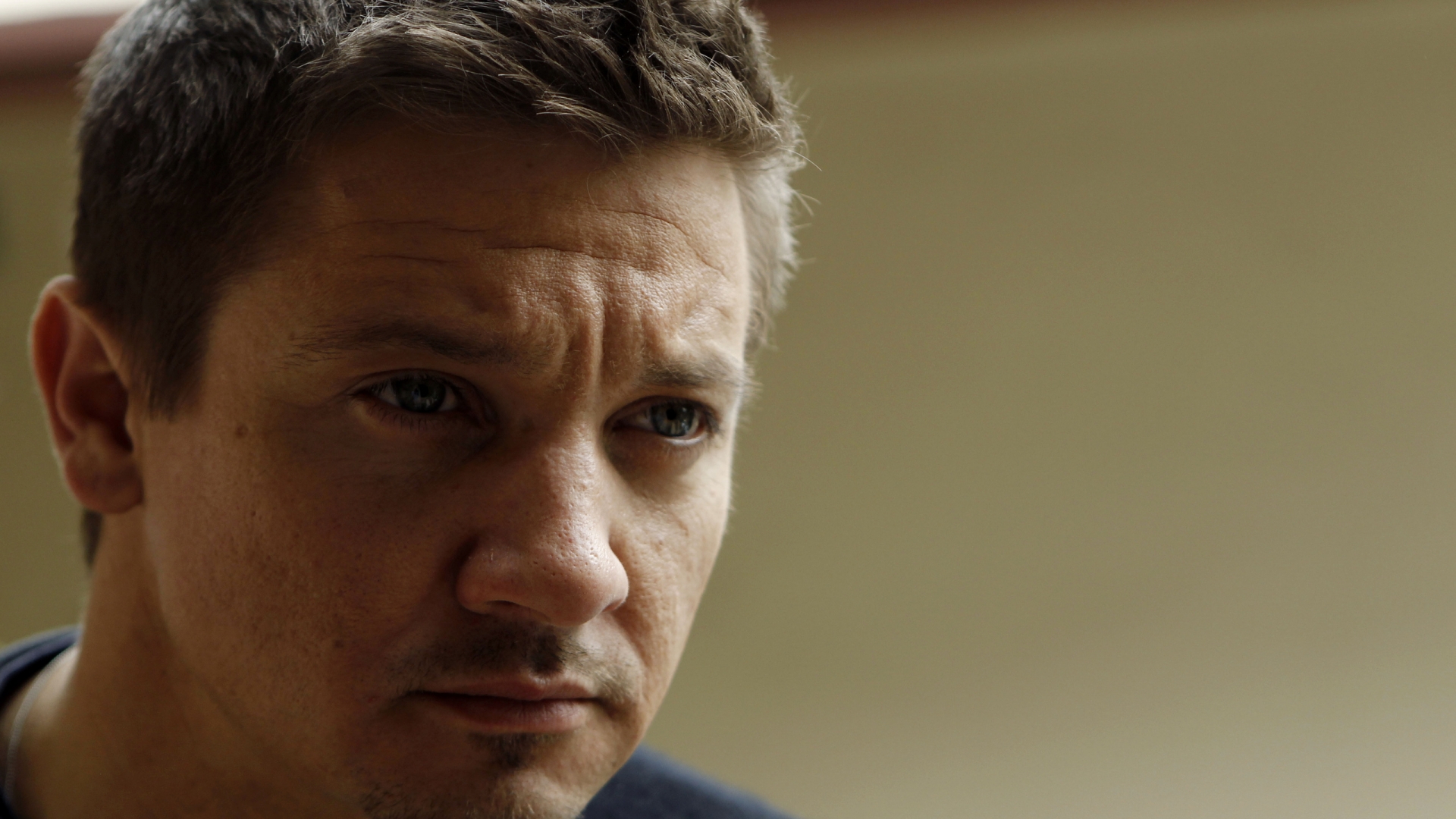 Jeremy Renner Close Up for 1920 x 1080 HDTV 1080p resolution