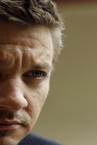 Jeremy Renner Close Up for 320 x 480 iPhone resolution