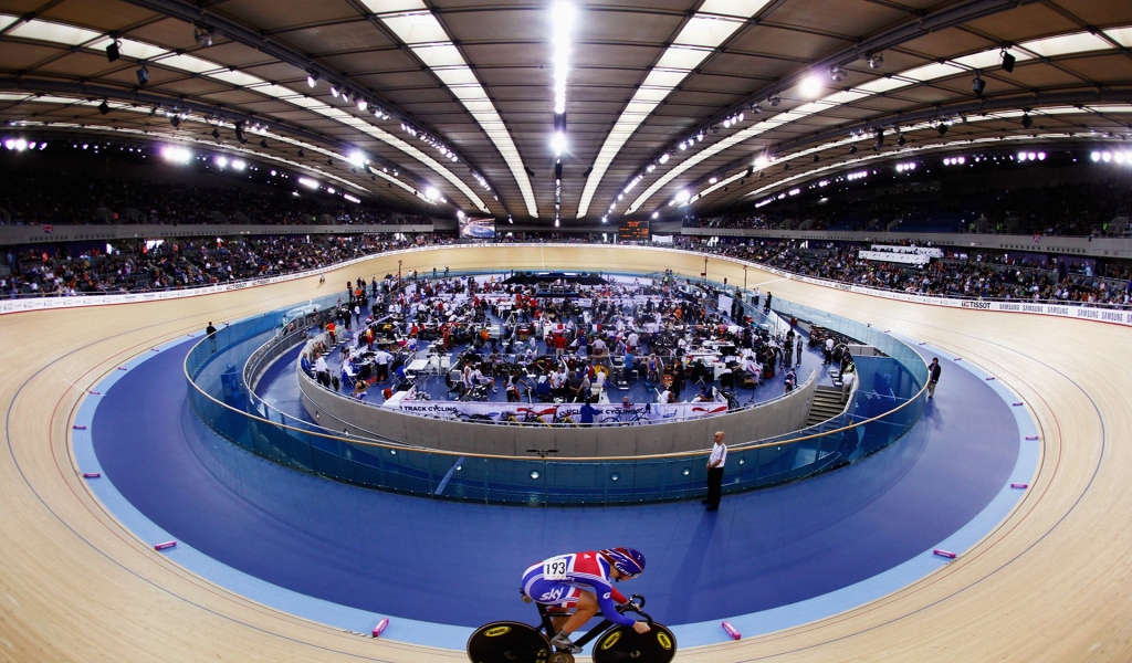 Jess Varnish for 1024 x 600 widescreen resolution