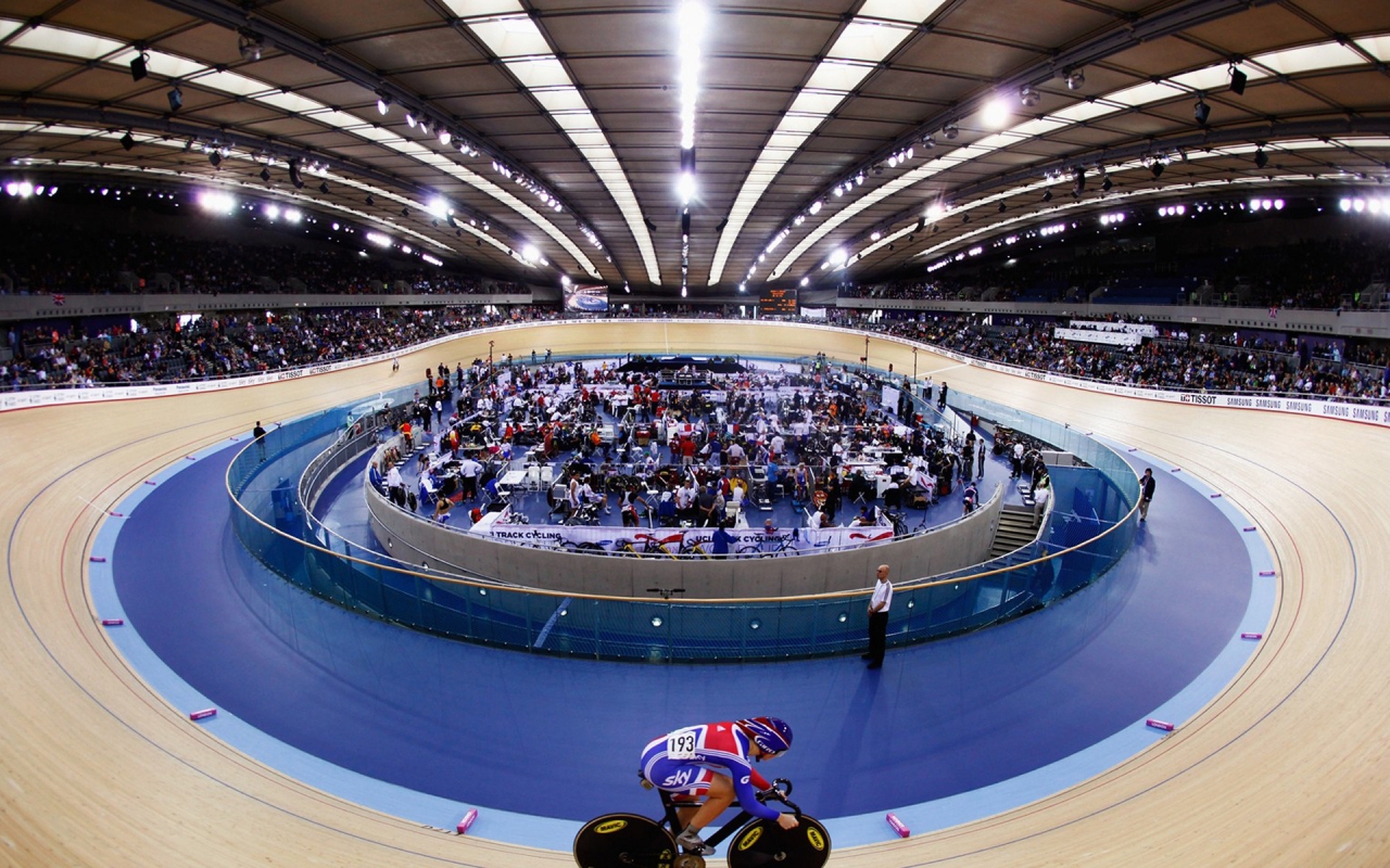 Jess Varnish for 1280 x 800 widescreen resolution