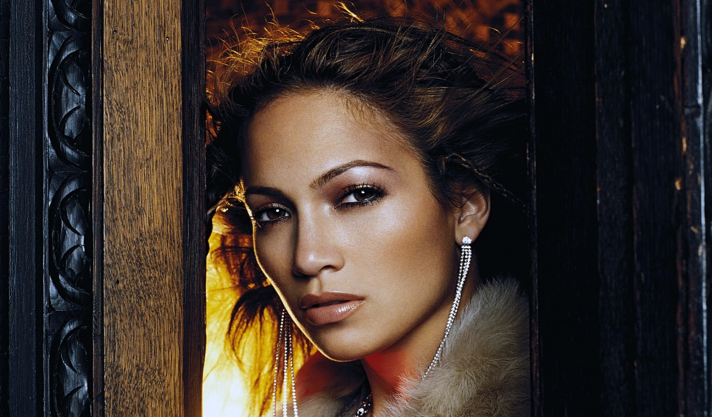 J.Lo for 1024 x 600 widescreen resolution
