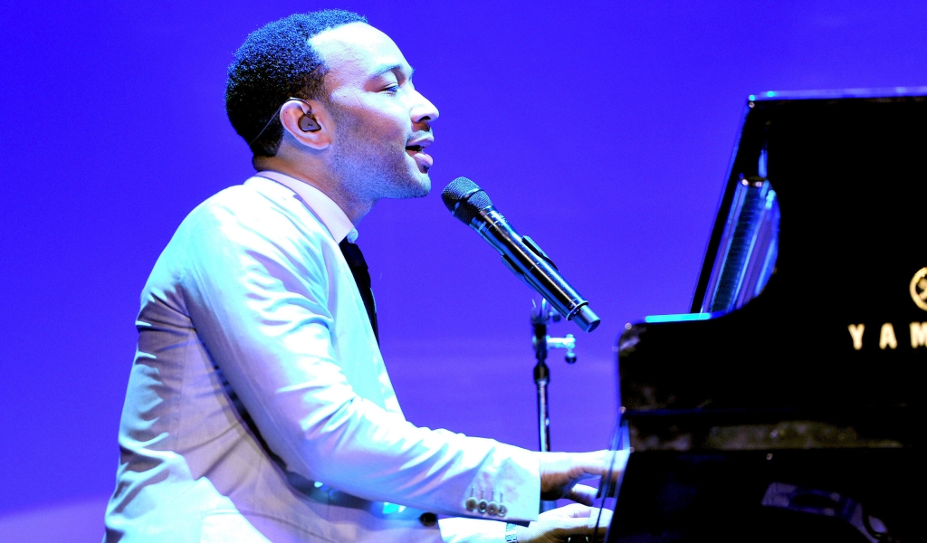 John Legend at Piano for 1024 x 600 widescreen resolution