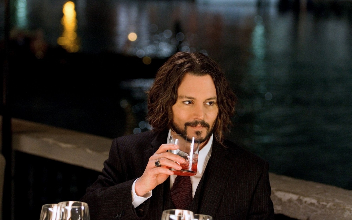 Johnny Depp Drinking for 1440 x 900 widescreen resolution