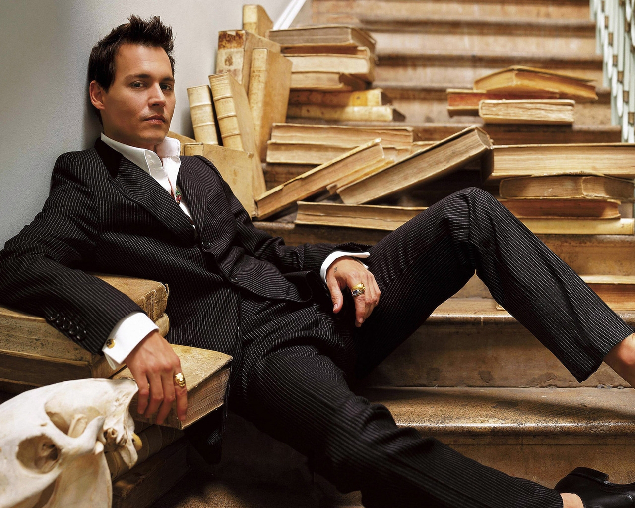 Johnny Depp Elegant for 1280 x 1024 resolution