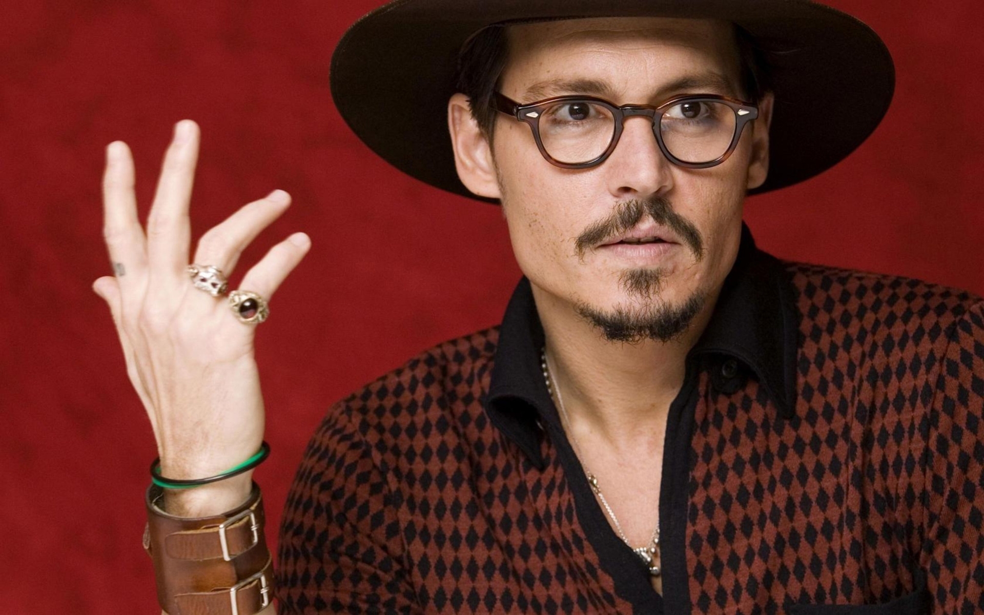 Johnny Depp with Glasses for 1920 x 1200 widescreen resolution