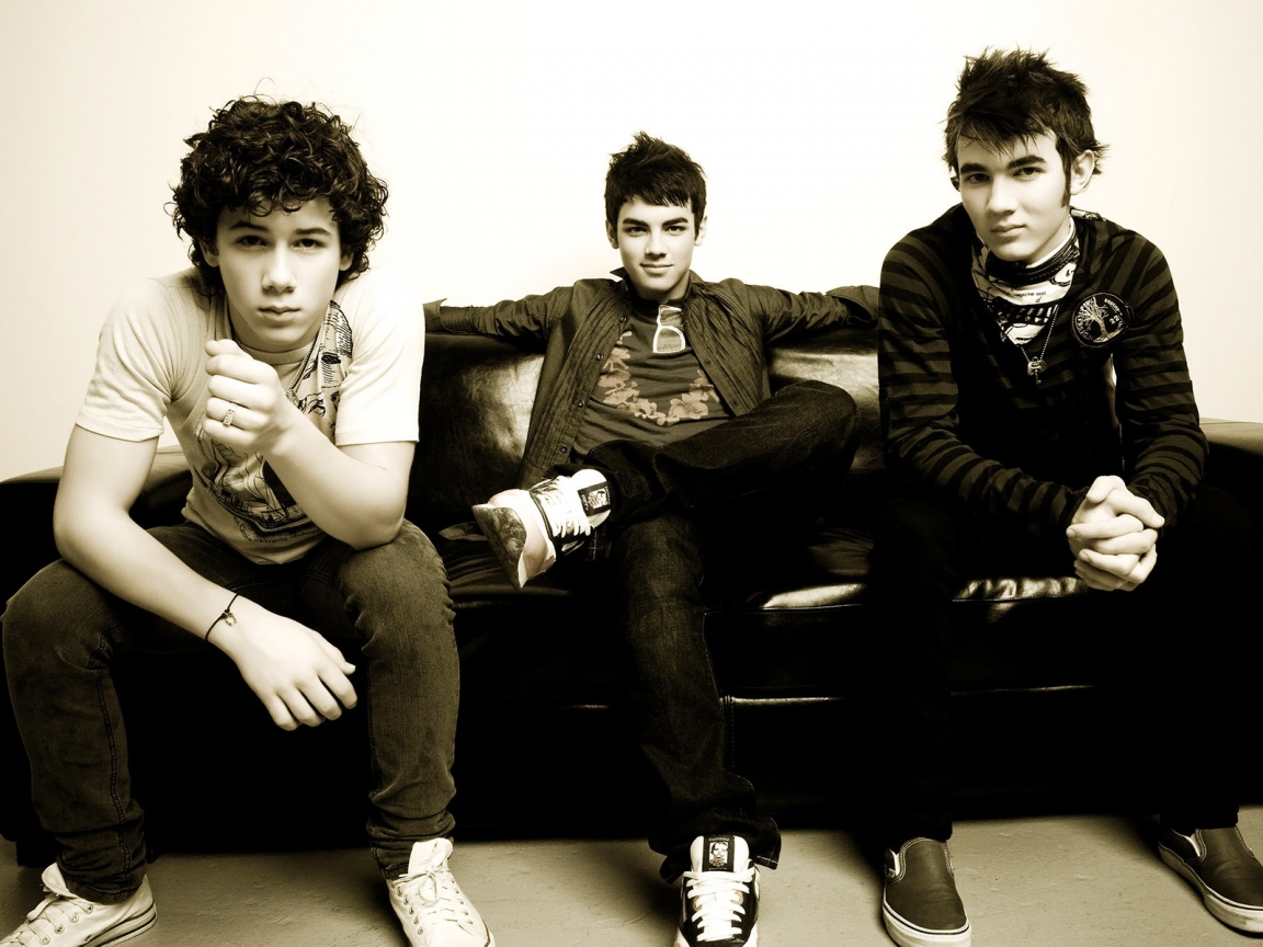 Jonas Brothers Recording Artists for 1152 x 864 resolution