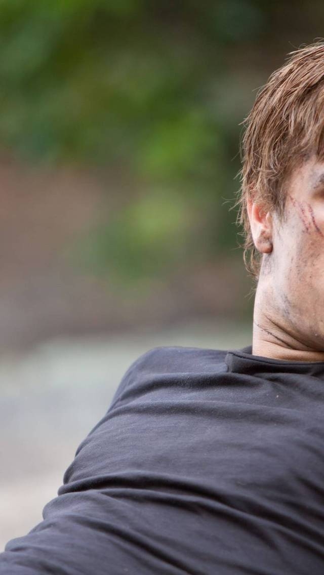 Josh Hutcherson Hunger Games for 640 x 1136 iPhone 5 resolution