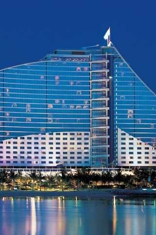 Jumeirah Beach Hotel Dubai for 320 x 480 iPhone resolution
