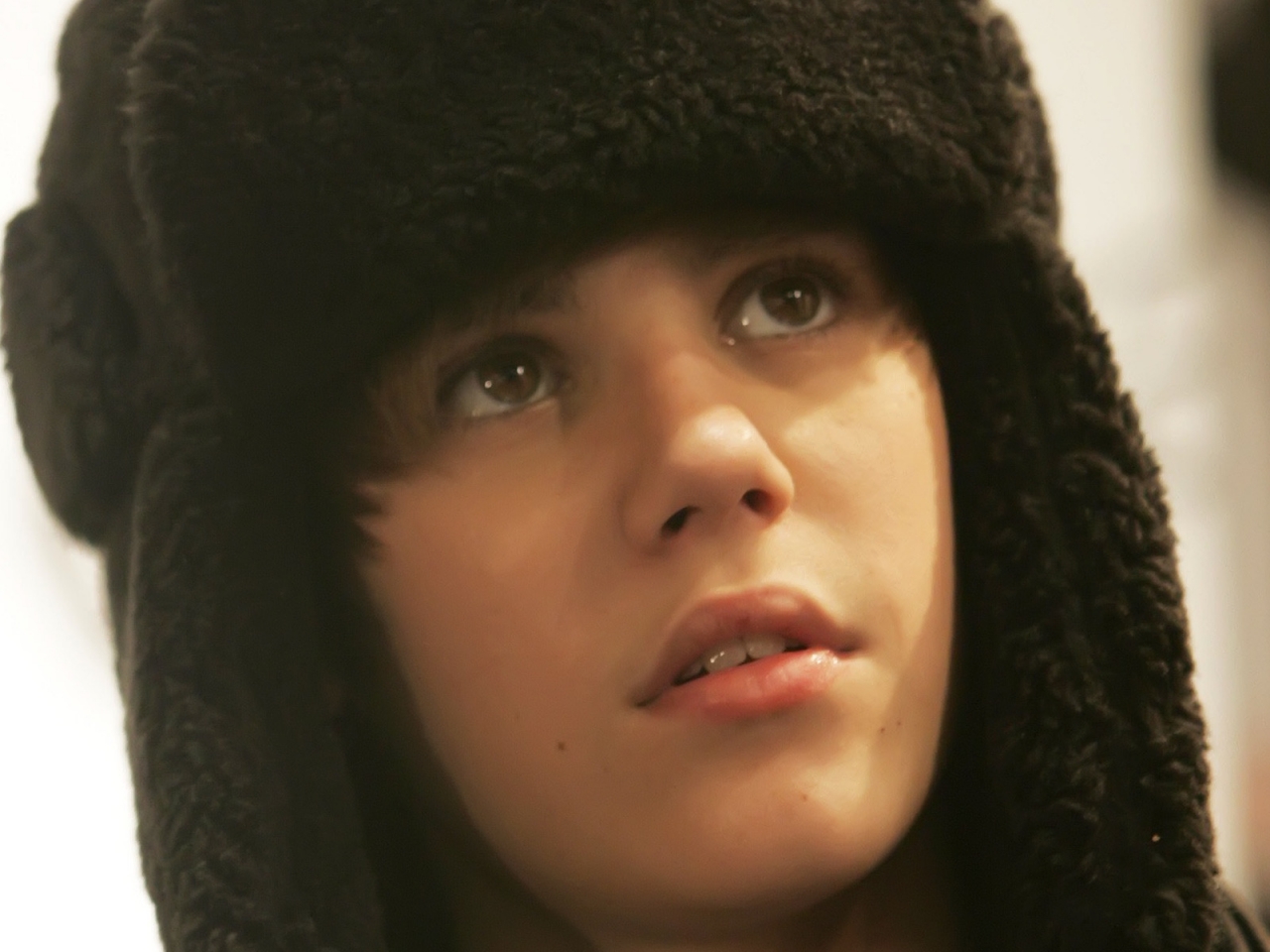 Justin Bieber Face for 1280 x 960 resolution
