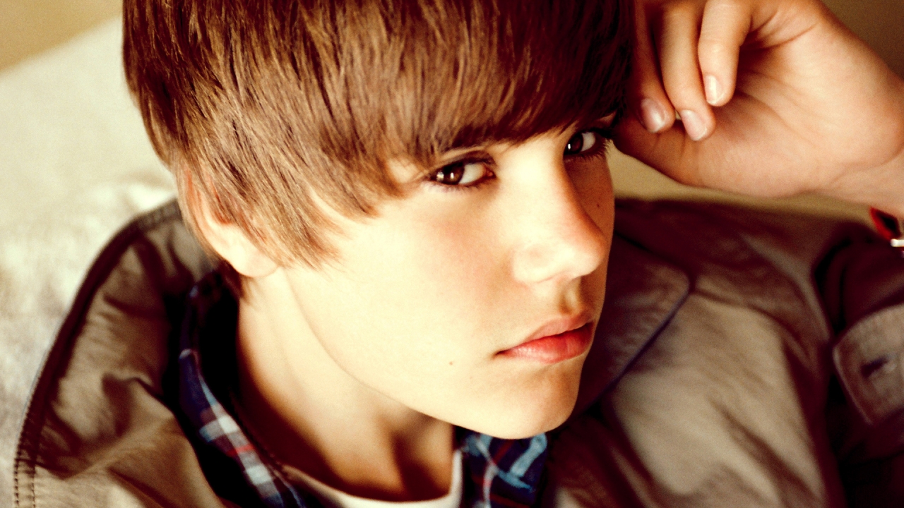 Justin Bieber Look for 1280 x 720 HDTV 720p resolution