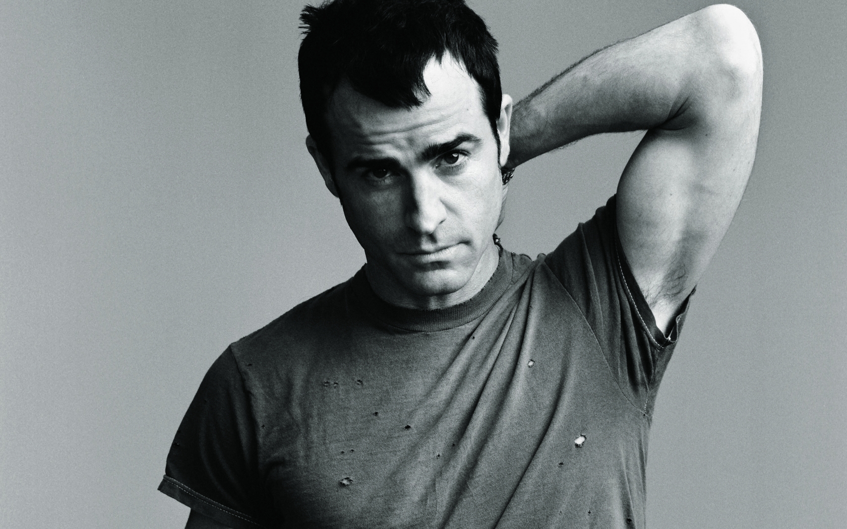 Justin Theroux Young Look for 1680 x 1050 widescreen resolution
