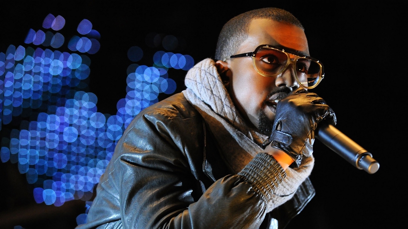 Kanye West Performing for 1366 x 768 HDTV resolution