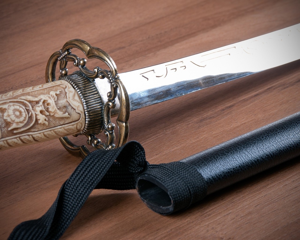 Katana Japanese Sword for 1280 x 1024 resolution