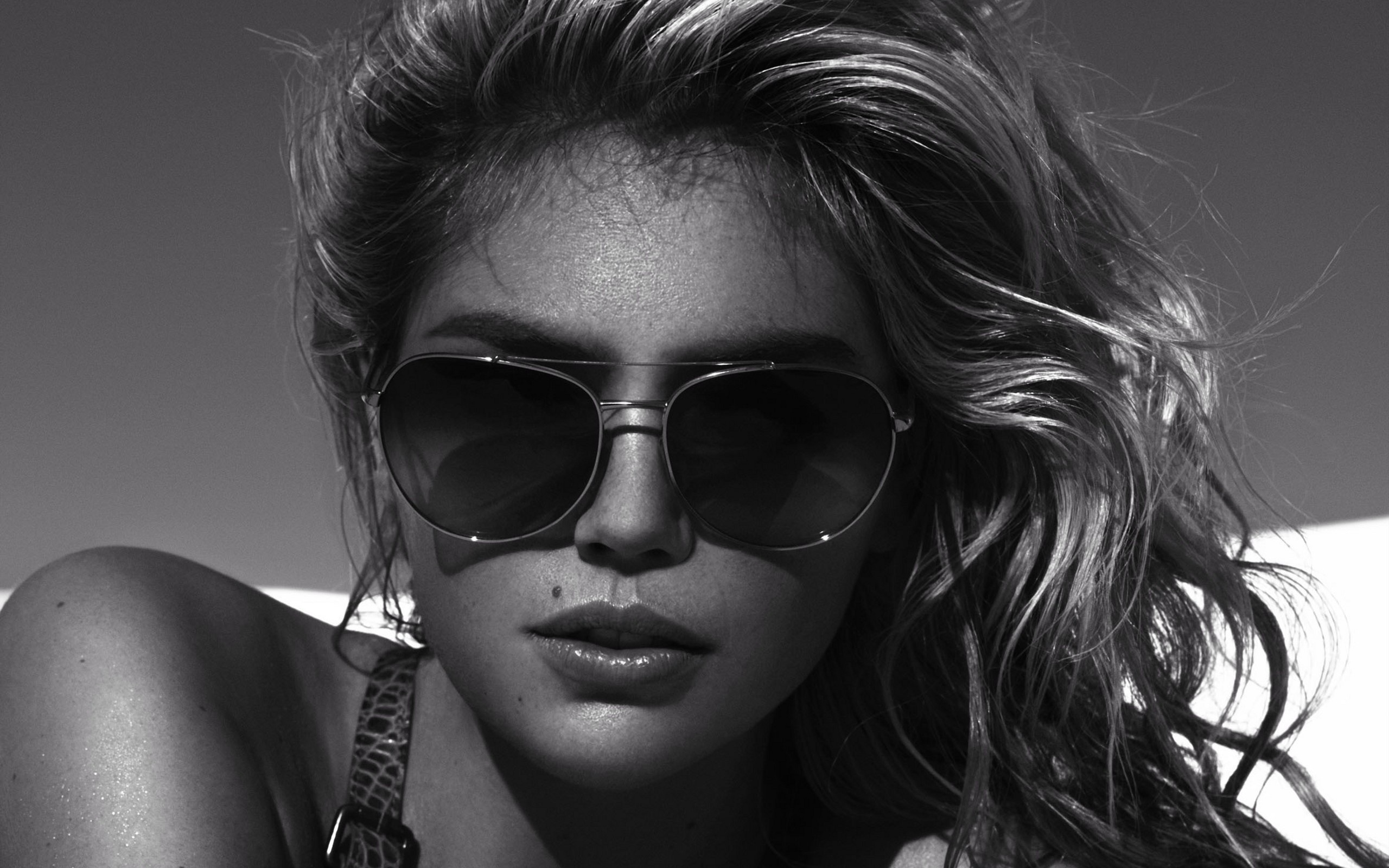 Kate Upton Black and White for 2560 x 1600 widescreen resolution