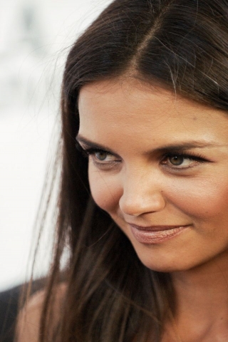 Katie Holmes Close Up for 320 x 480 iPhone resolution