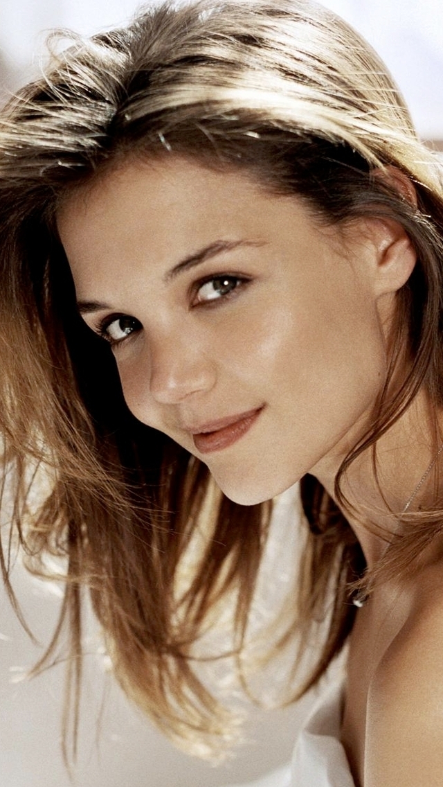 Katie Holmes Cute for 640 x 1136 iPhone 5 resolution