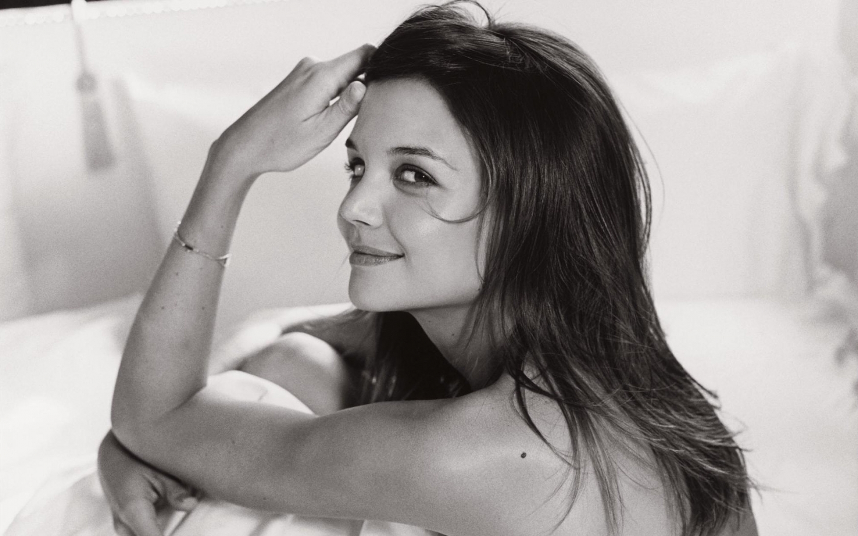 Katie Holmes Monochrome for 1680 x 1050 widescreen resolution