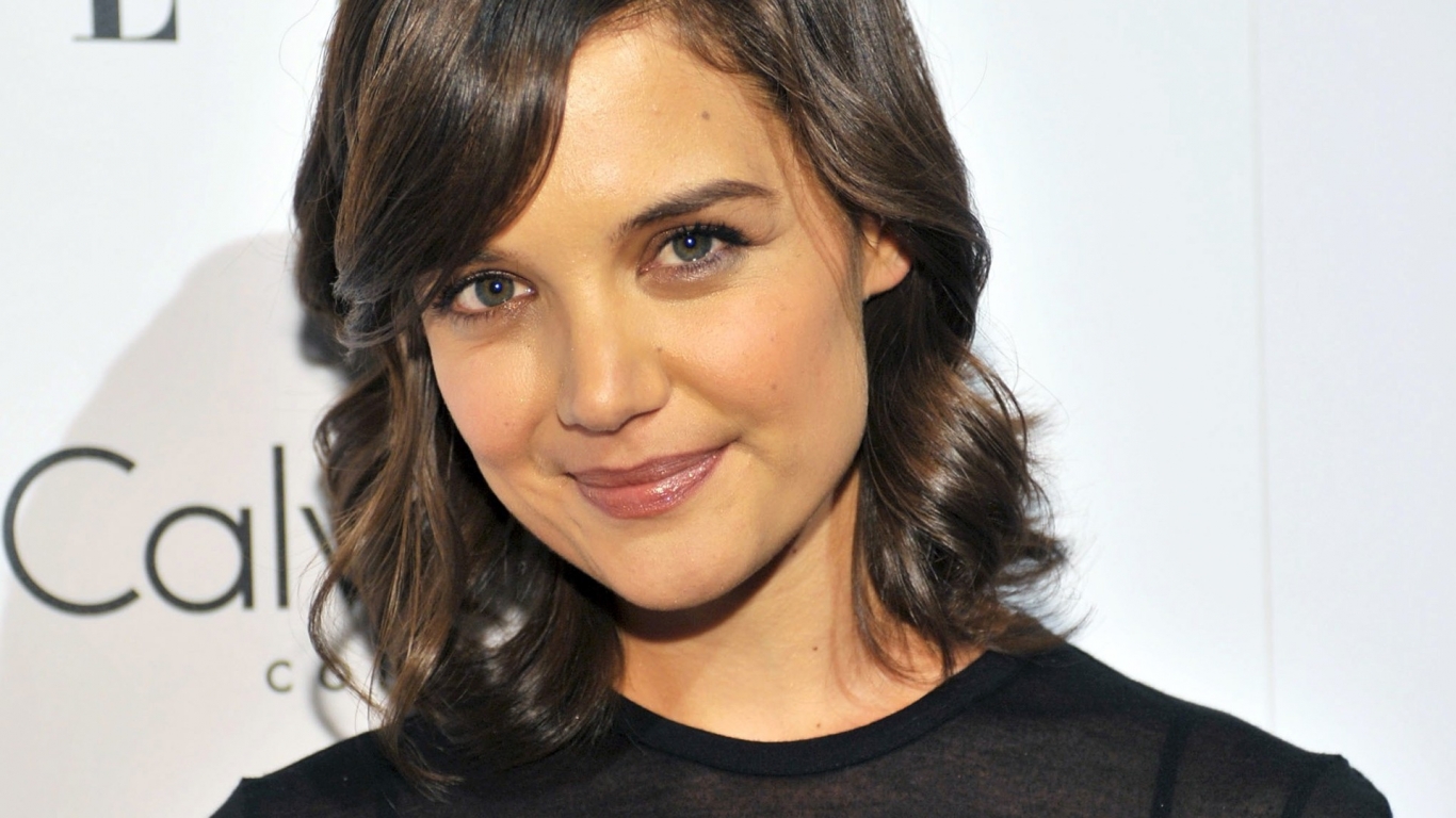 Katie Holmes Simple for 1366 x 768 HDTV resolution