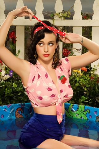 Katy Perry in Kids Swim Pool for 320 x 480 iPhone resolution