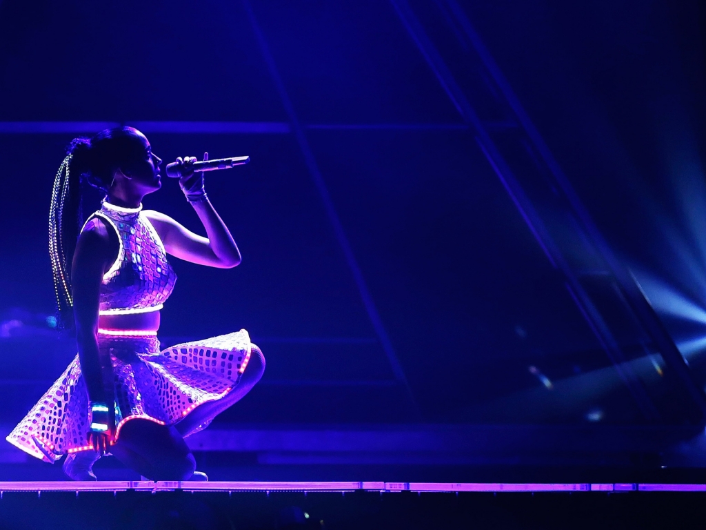 Katy Perry Live Concert for 1024 x 768 resolution