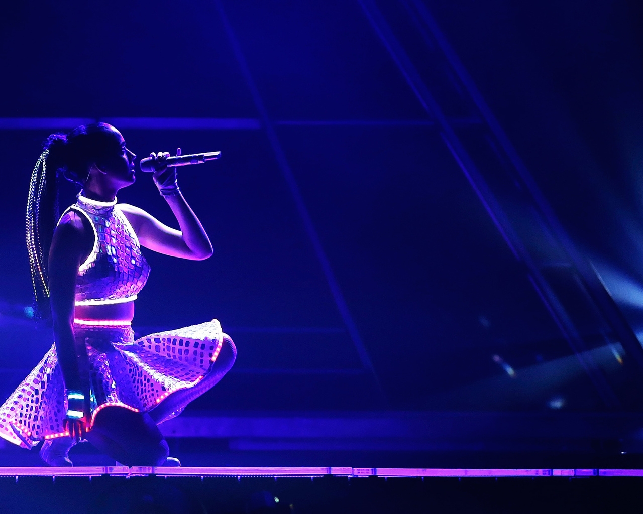 Katy Perry Live Concert for 1280 x 1024 resolution
