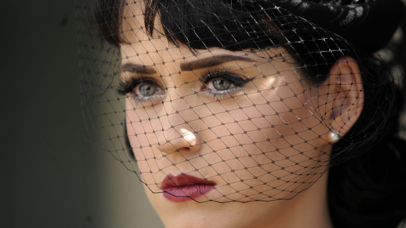 Katy Perry Sad for 1366 x 768 HDTV resolution