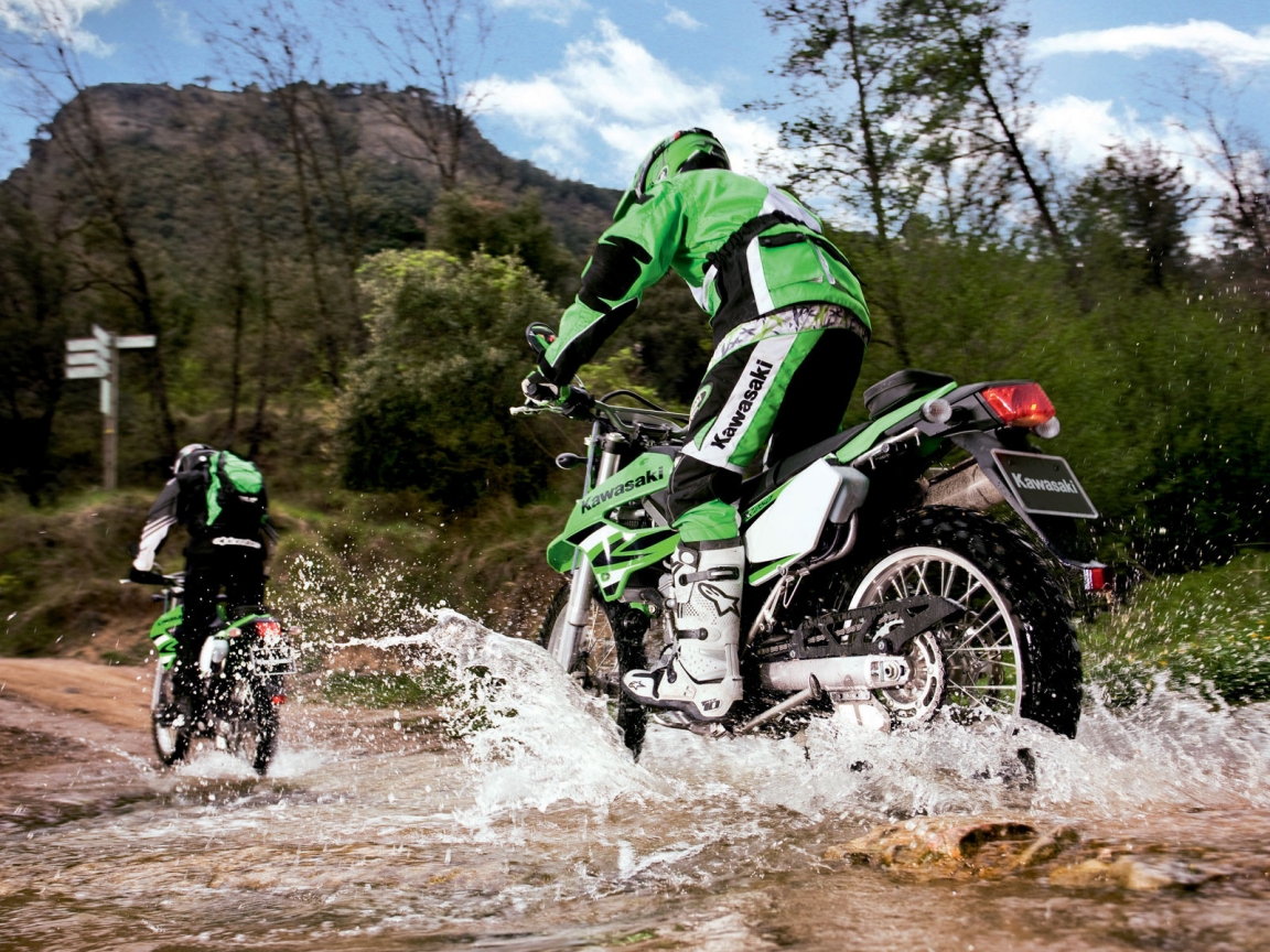 Kawasaki Race for 1152 x 864 resolution