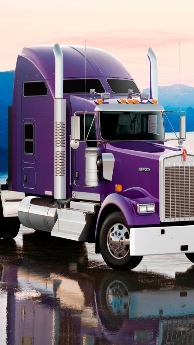 Kenworth W900L Truck for 640 x 1136 iPhone 5 resolution