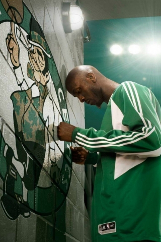 Kevin Garnett Boston Celtics for 320 x 480 iPhone resolution