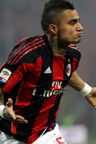 Kevin Prince Boateng for 320 x 480 iPhone resolution