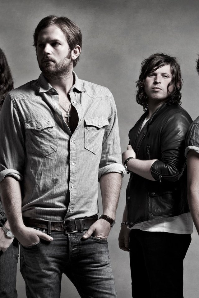 Kings of Leon Members for 640 x 960 iPhone 4 resolution