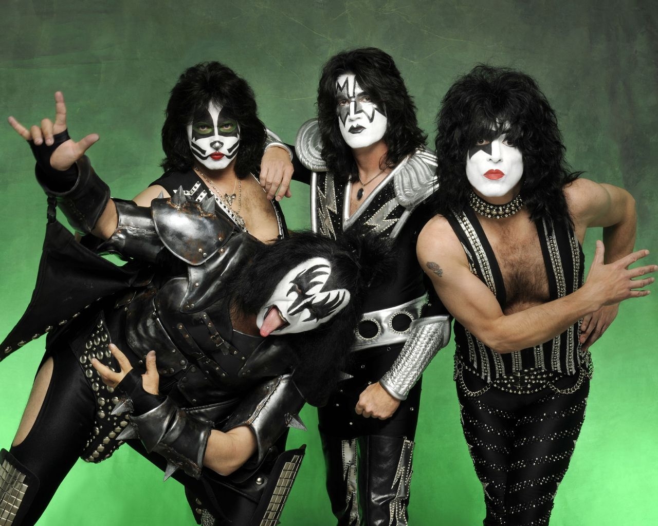 Kiss The Rock for 1280 x 1024 resolution