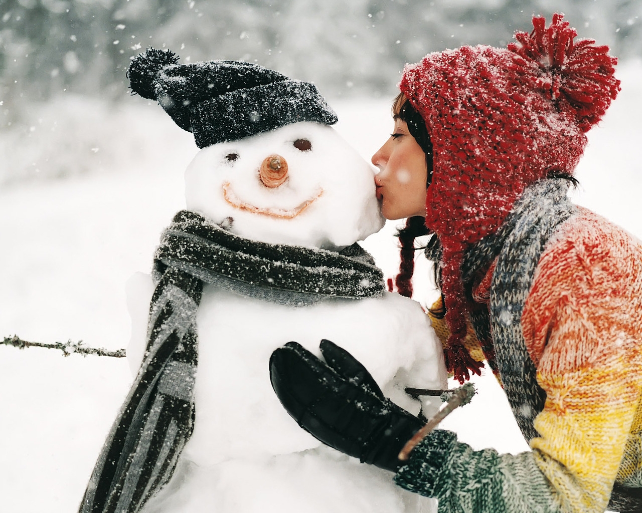 Kissing the Snowman for 1280 x 1024 resolution