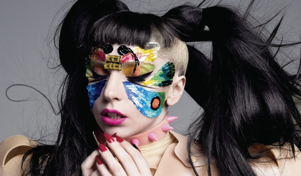 Lady Gaga Face Painting for 1024 x 600 widescreen resolution