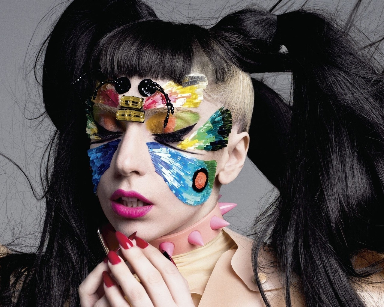 Lady Gaga Face Painting for 1280 x 1024 resolution