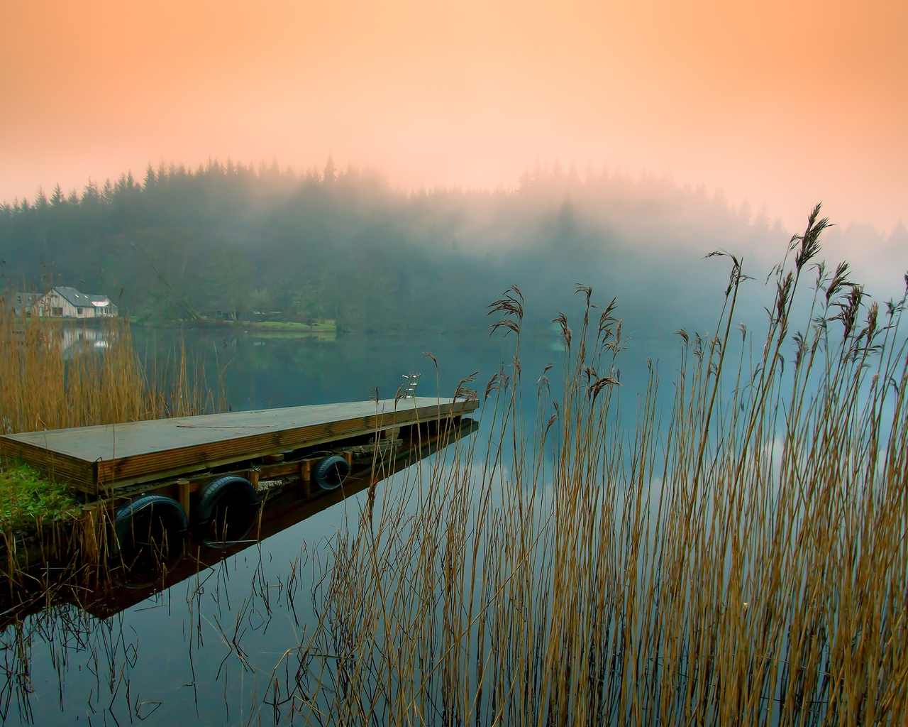 Lake Pontoon Bridge for 1280 x 1024 resolution