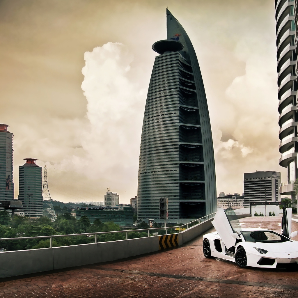 Lamborghini Aventador Malaysia for 1024 x 1024 iPad resolution