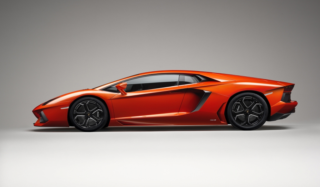 Lamborghini Aventador Side for 1024 x 600 widescreen resolution