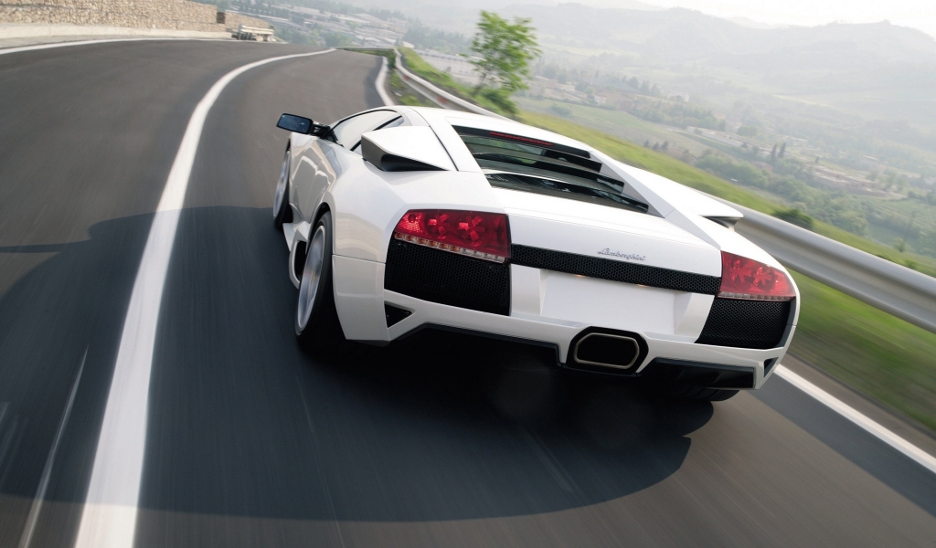 Lamborghini Murcielago LP640 2010 White for 1024 x 600 widescreen resolution
