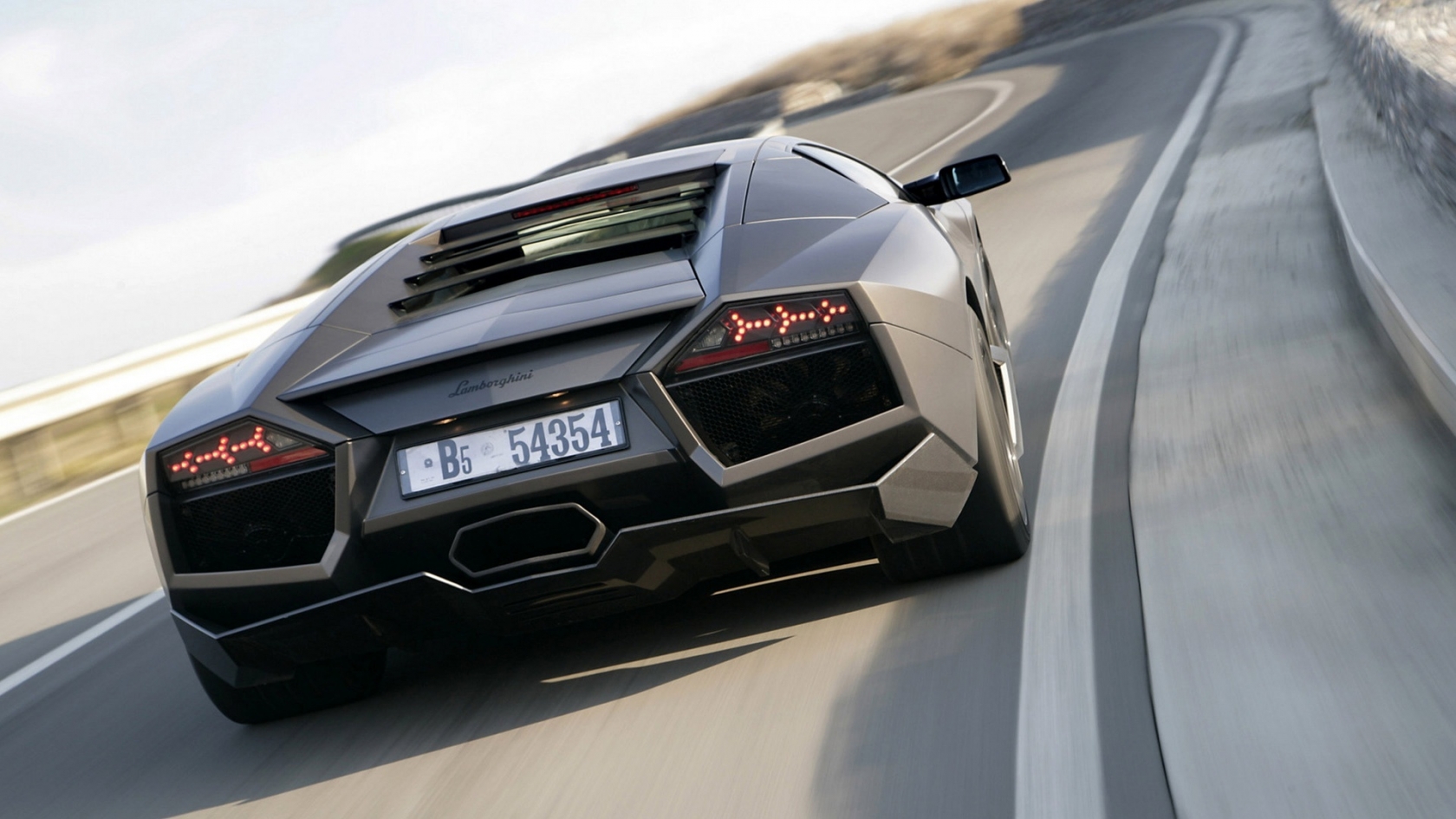 Lamborghini Reventon Back for 1680 x 945 HDTV resolution