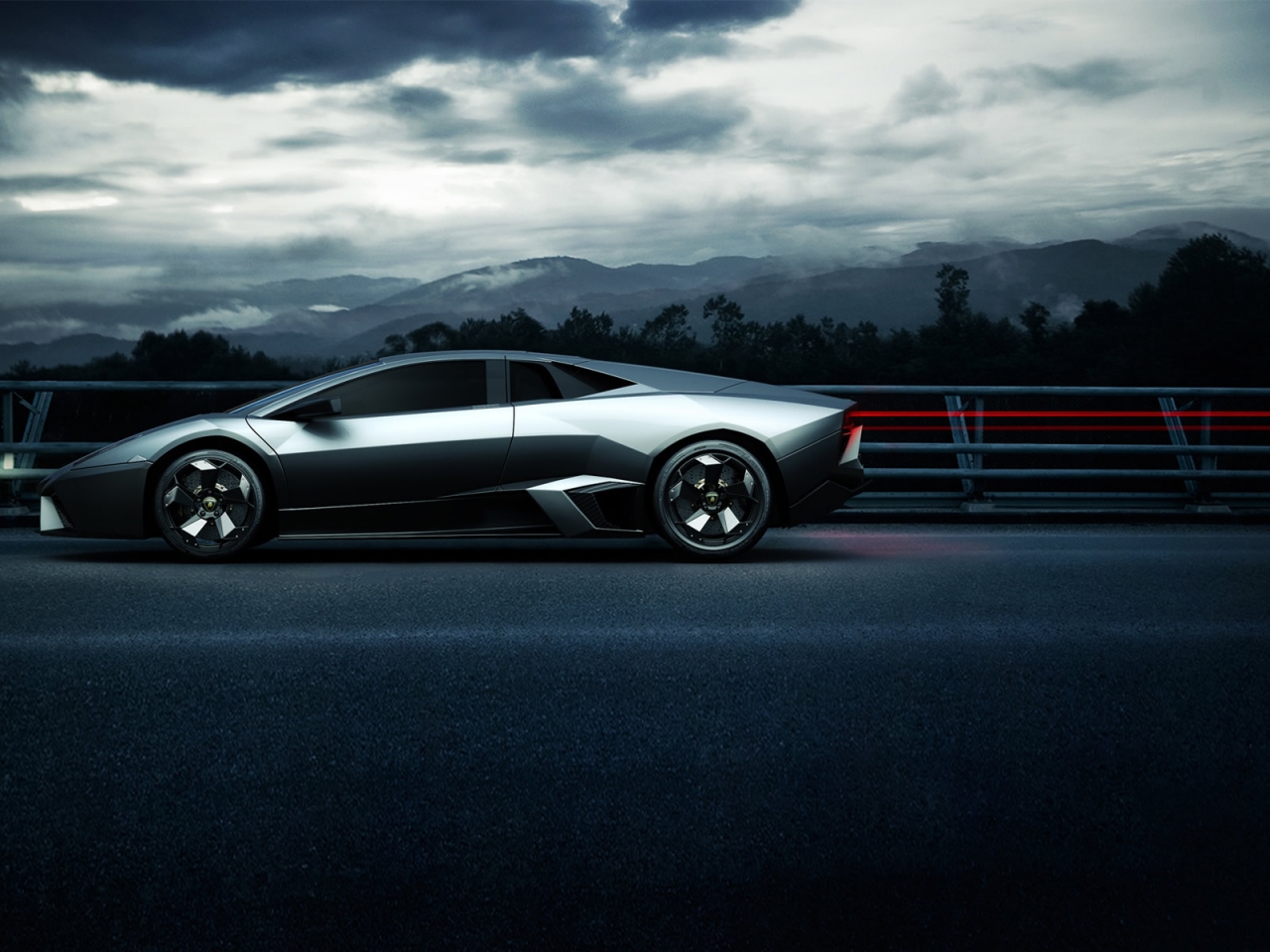 Lamborghini Sport Side Angle for 1280 x 960 resolution
