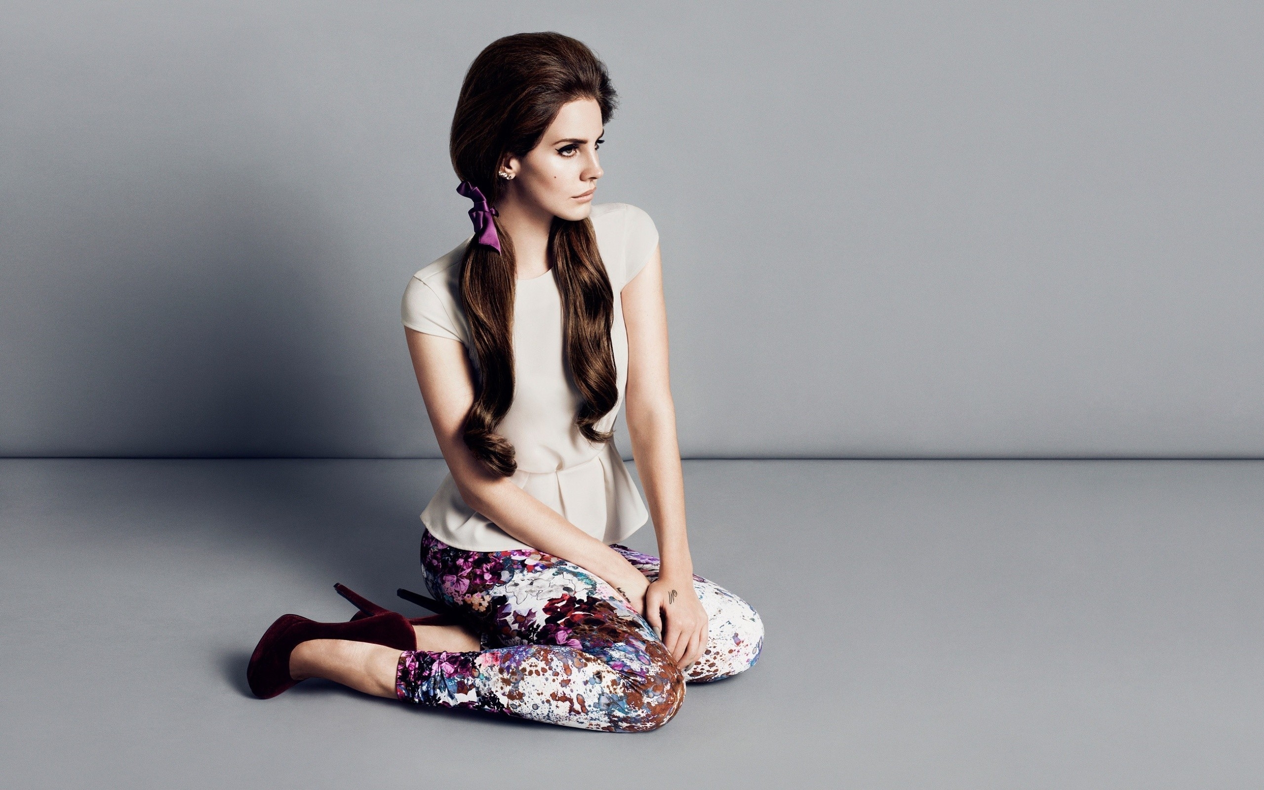 Lana Del Rey Cool for 2560 x 1600 widescreen resolution