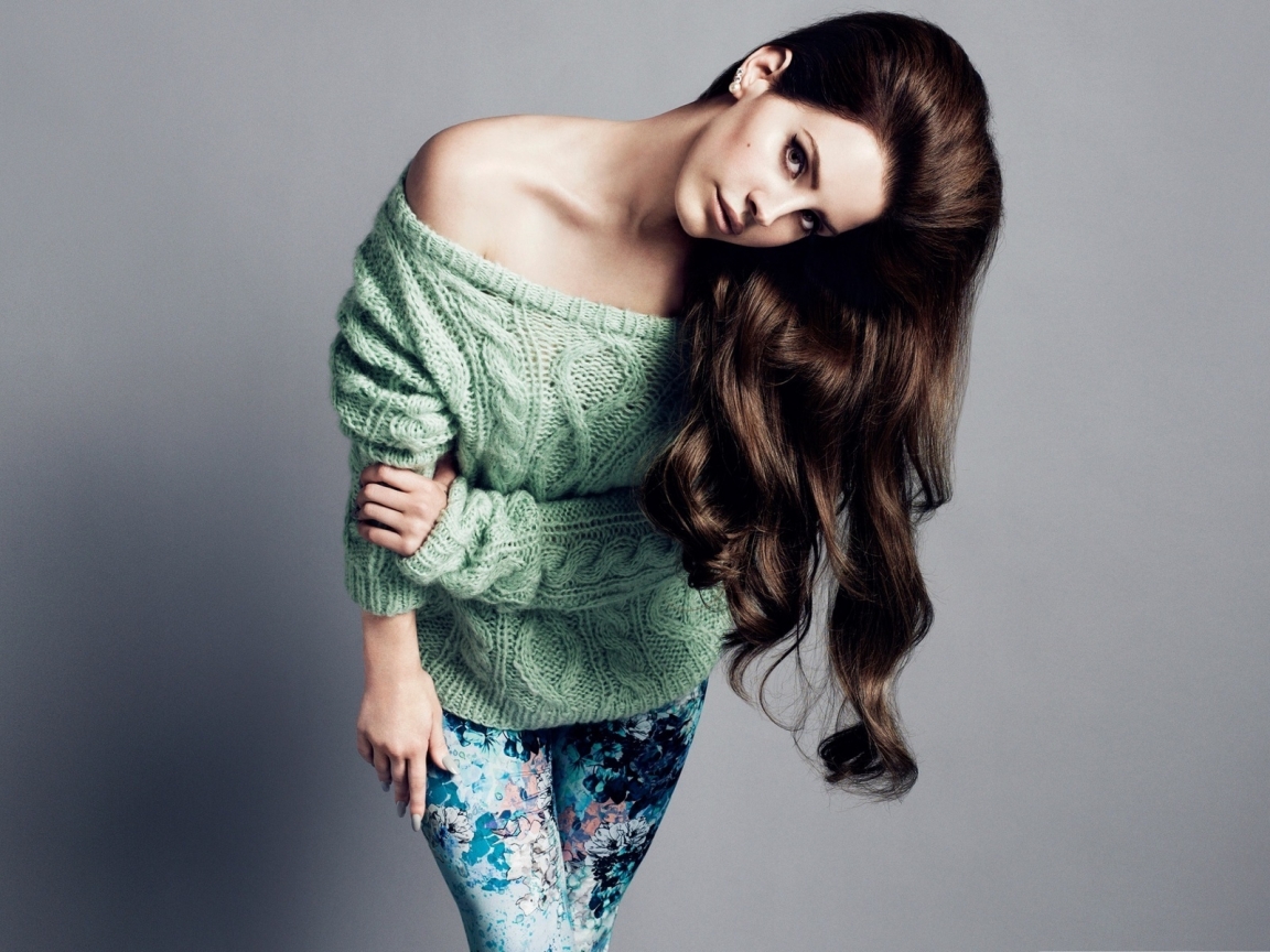 Lana Del Rey Hair Style for 1152 x 864 resolution