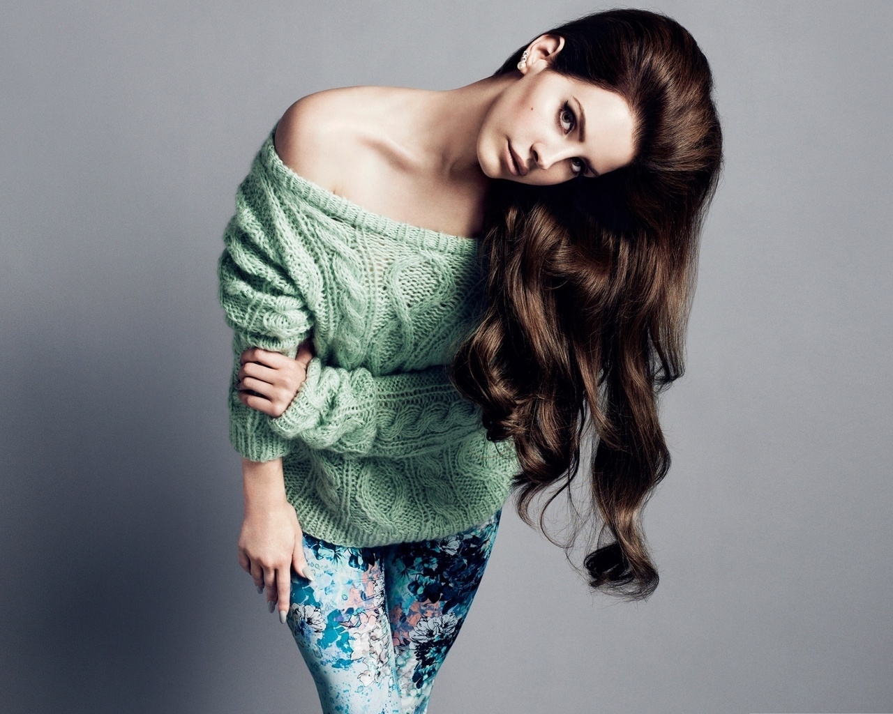 Lana Del Rey Hair Style for 1280 x 1024 resolution