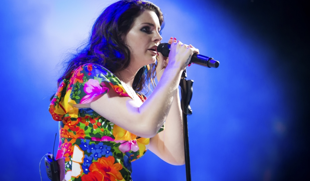 Lana Del Rey Performing Coachella for 1024 x 600 widescreen resolution