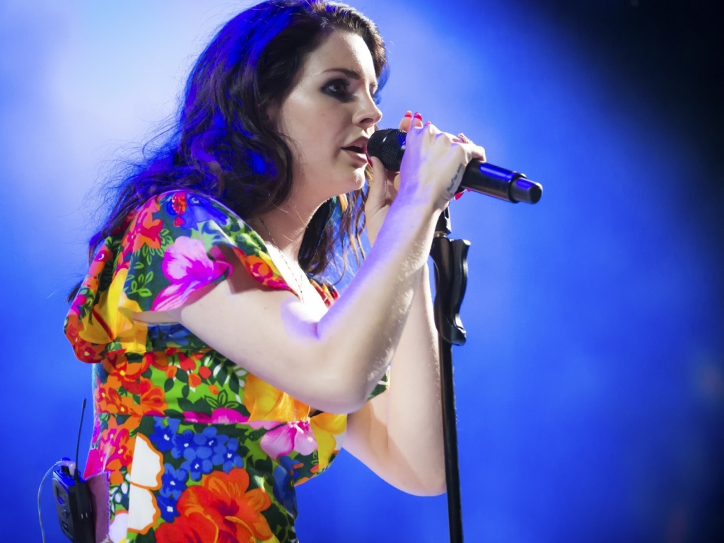 Lana Del Rey Performing Coachella for 1024 x 768 resolution