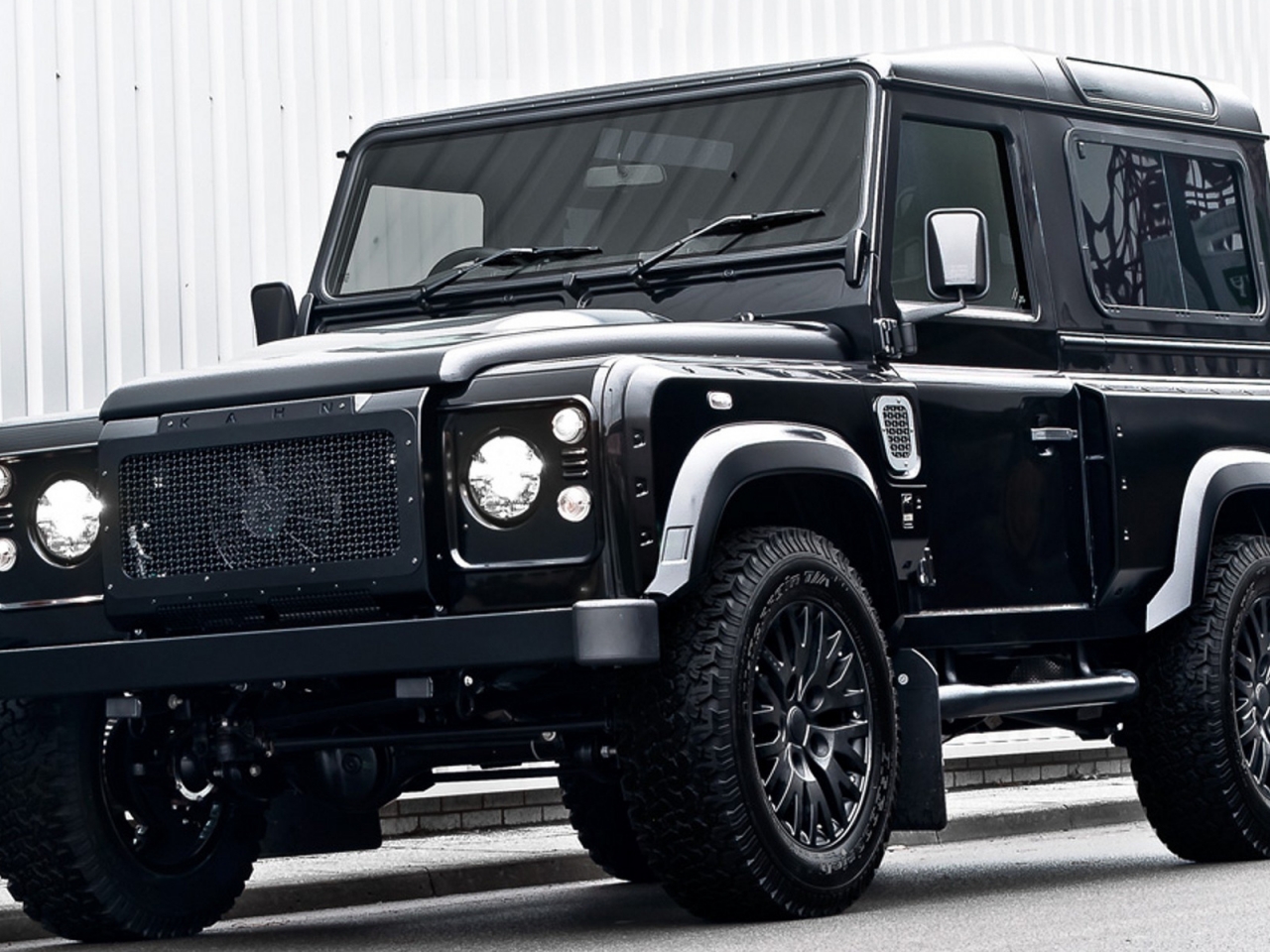 Land Rover Defender Military Edition Kahn Edition for 1280 x 960 resolution